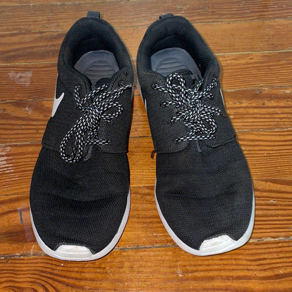 Nike Roshe Black Running/Golfing Shoes